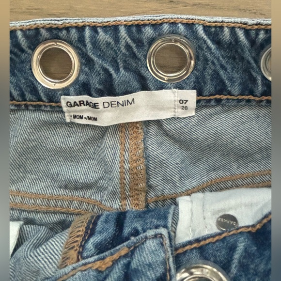 Garage Denim Mom Jean Distressed women’s size 7 28 - Picture 6 of 6